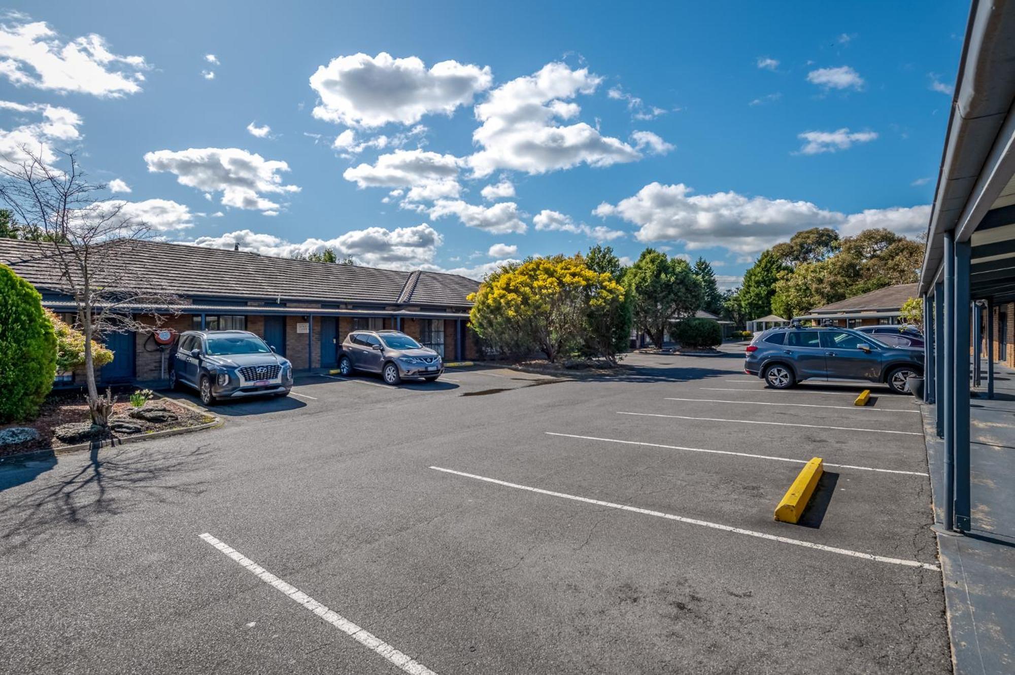 ロウヴィル インターナショナル ホテル Rowville エクステリア 写真